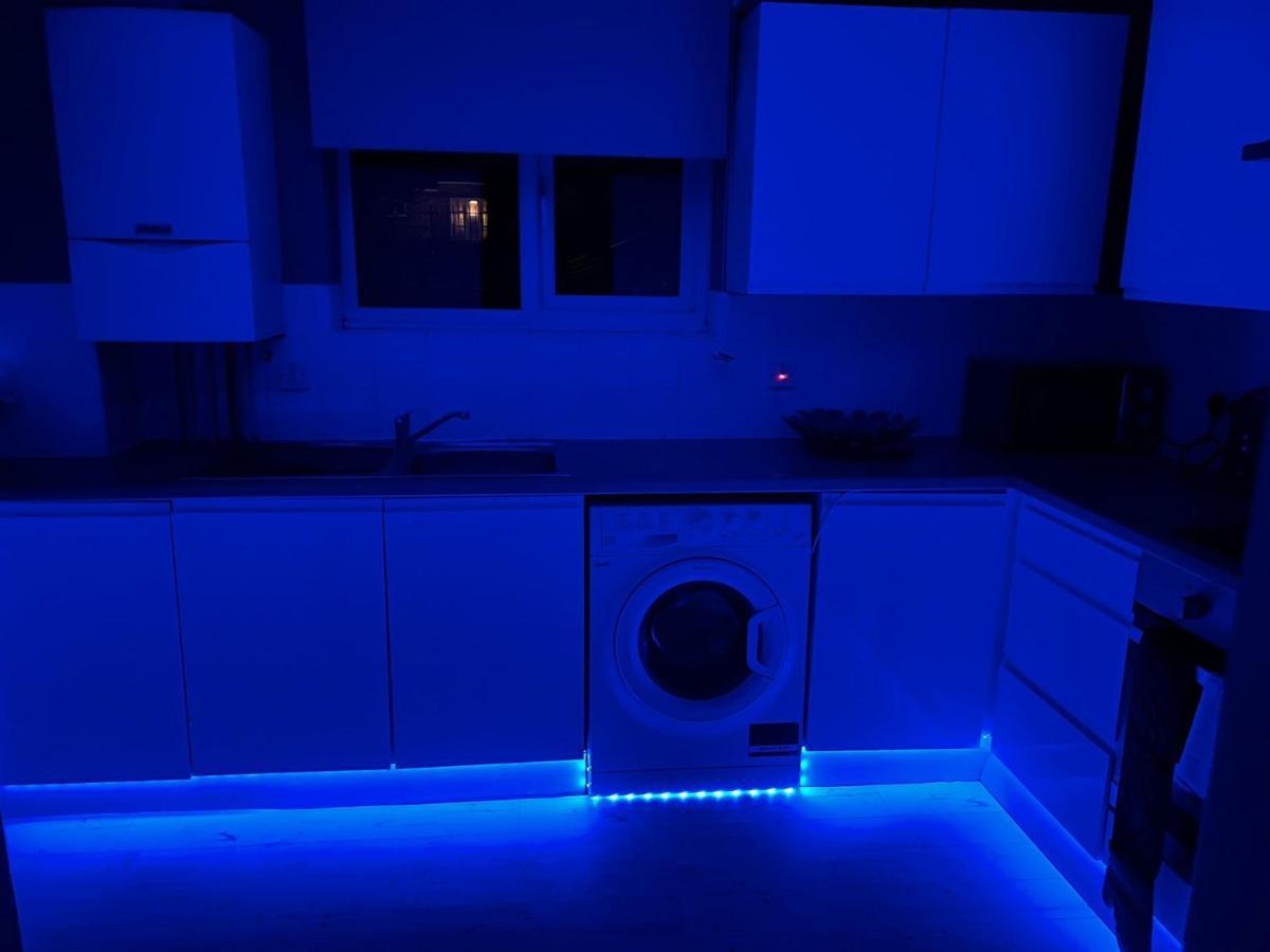 Lovely, Two Bedroom Apartment Central Location Londra Esterno foto