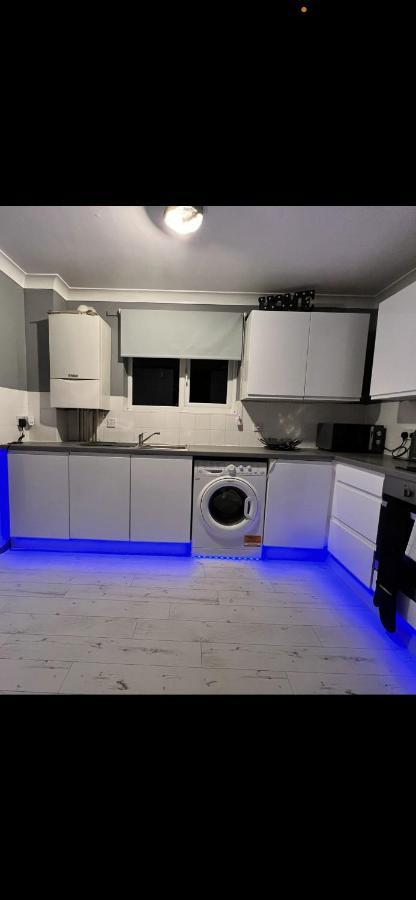 Lovely, Two Bedroom Apartment Central Location Londra Esterno foto
